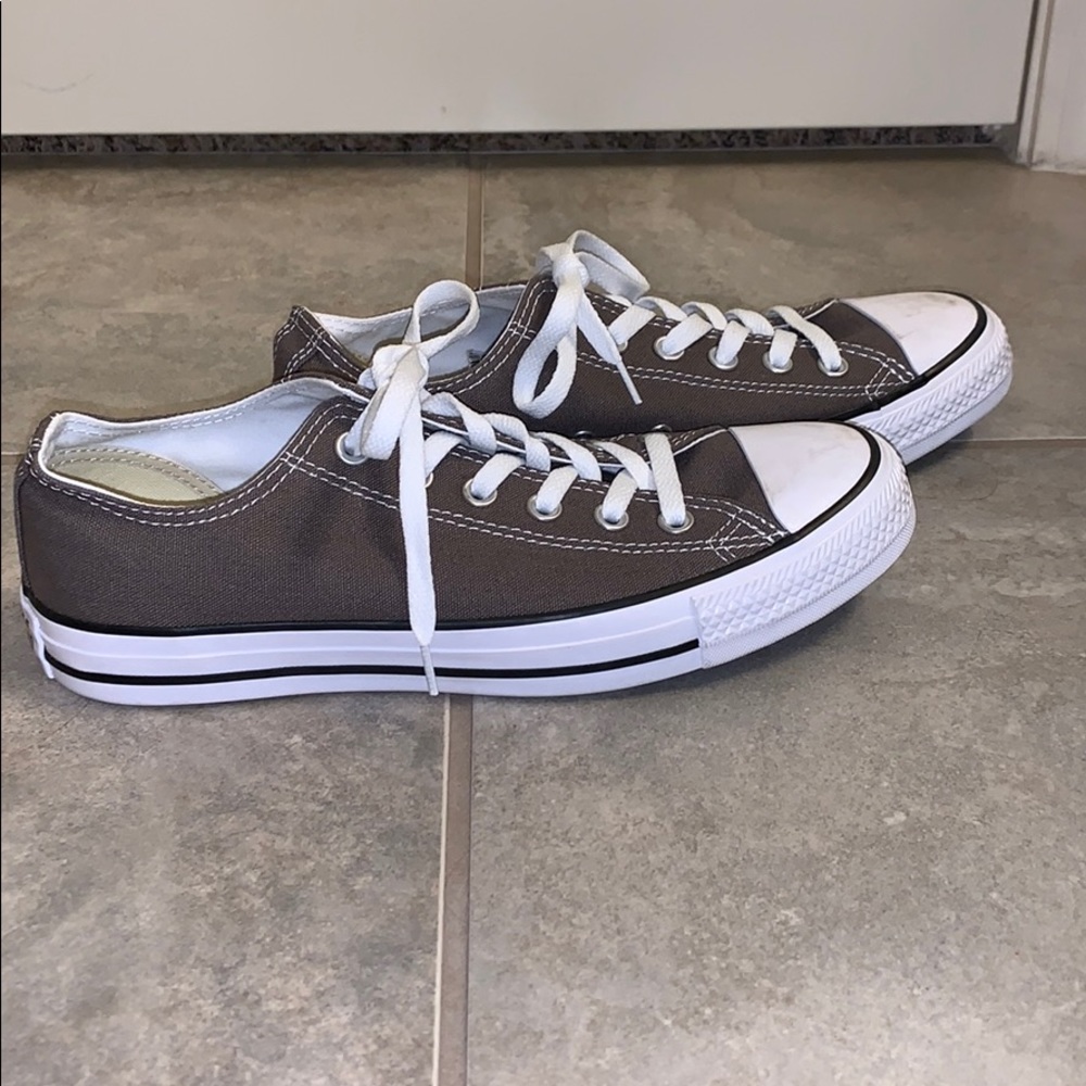 Grey low top Converse